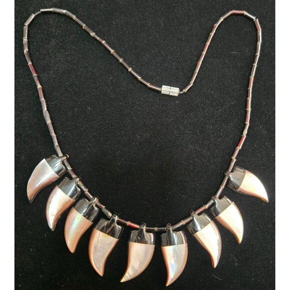 Vintage Black Coral and Mother of Pearl Hawai'i Beaded Necklace - Picture 3 of 3